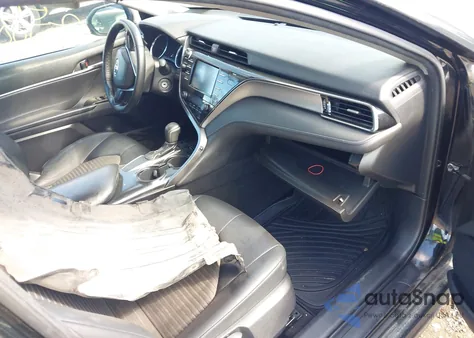 2019 Toyota Camry L/Le/Xle/Se/Xse z USA, uszkodzony, nr VIN 4T1B11HK3KU212111